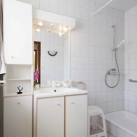 Vakantiehuis Spacious With Large Garden