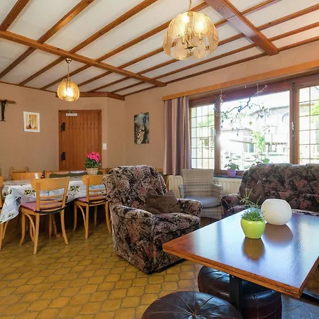 בית נופש Spacious With Large Garden *