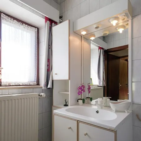 Spacious With Large Garden Schoppen