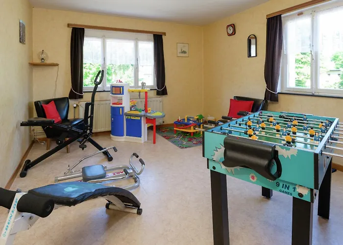 Spacious With Large Garden Holiday home *