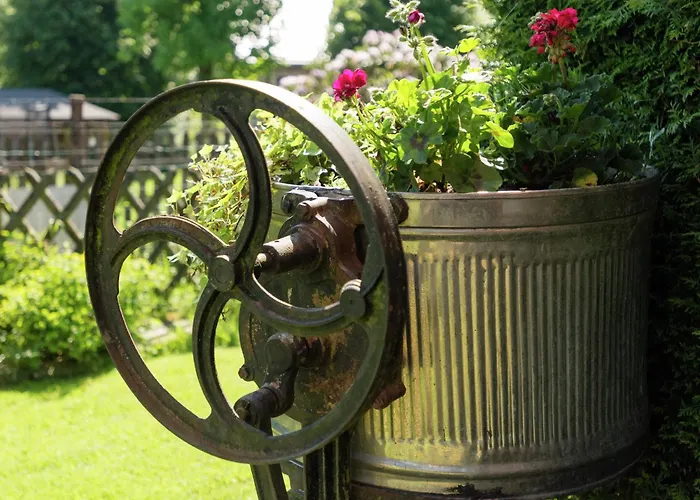 Spacious With Large Garden Holiday home *