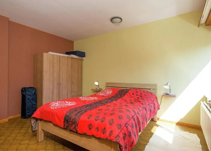 Holiday home Spacious With Large Garden